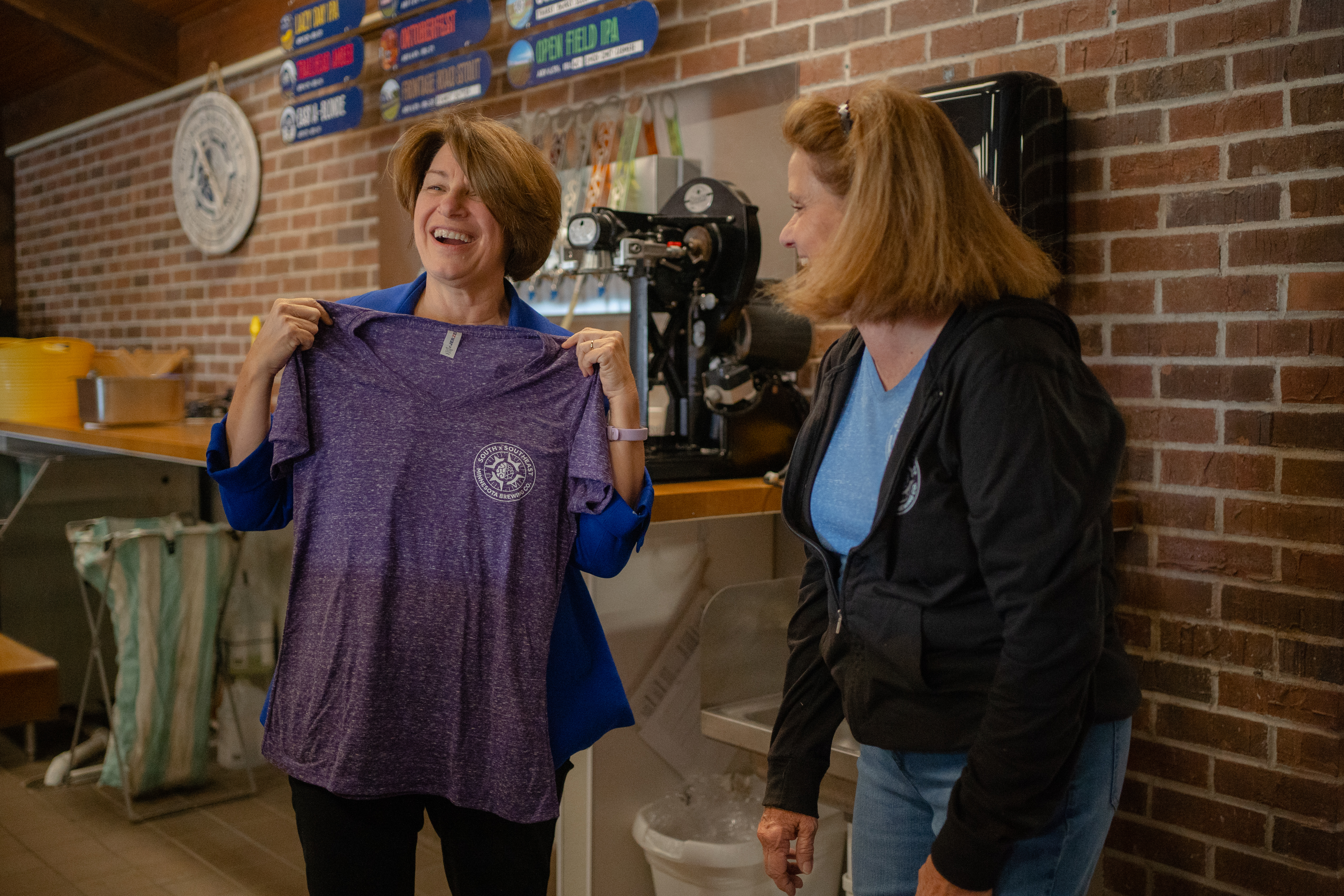 Sen. Klobuchar visits women-owned Pine Island brewery - Vimarsana News