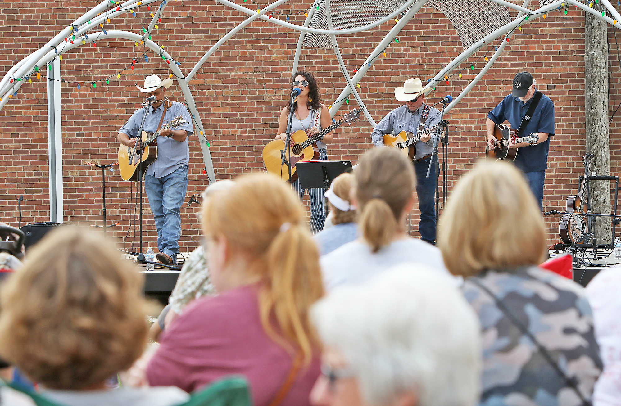 Jessie Veeder to perform at Downtown Arts Market - Vimarsana News