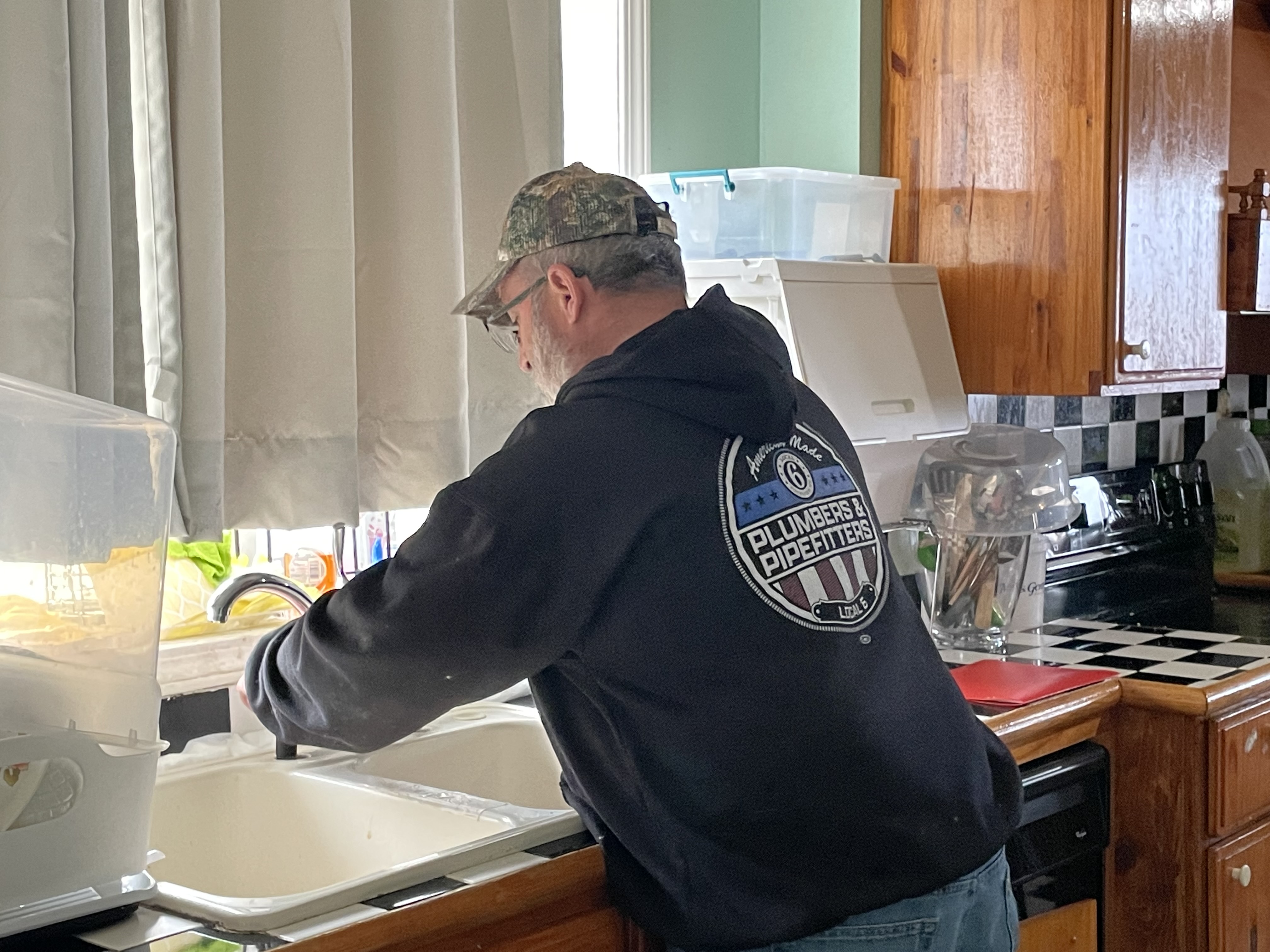 Volunteers provide free plumbing repairs to homeowners in need - Vimarsana News