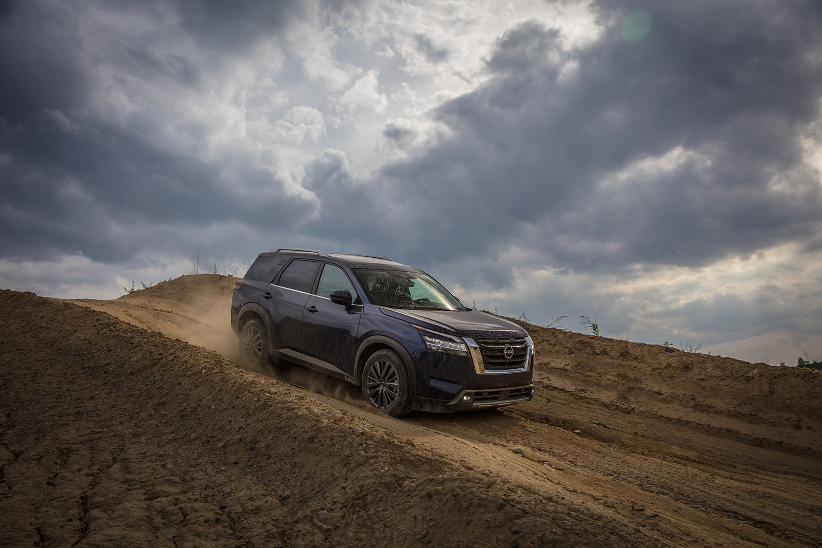 Auto review: 2022 Nissan Pathfinder hauls a tall family with ease - Vimarsana News