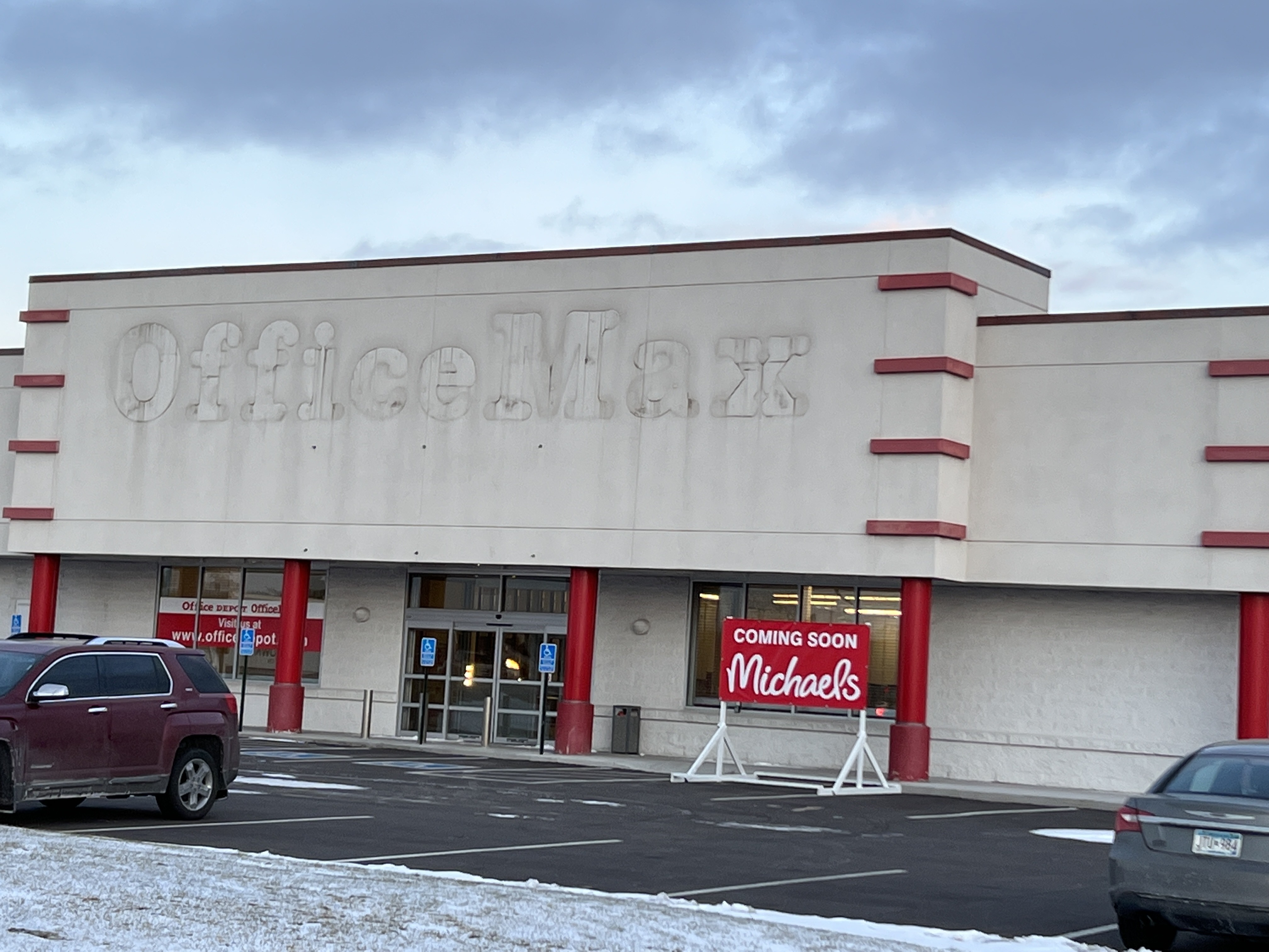 Biz Buzz: New store to open in former OfficeMax in Baxter - Vimarsana News