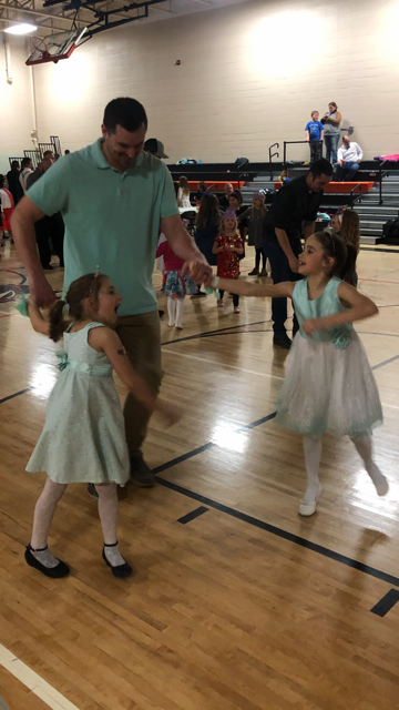 First daddy-daughter dance in Pine River deemed a success - Vimarsana News